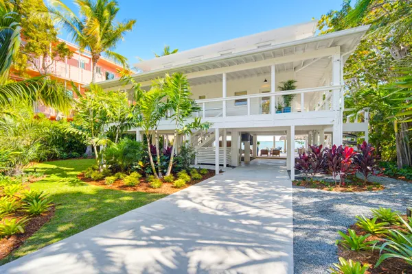 $2,735,000 | 77 Bay Drive, Key West, FL 33040