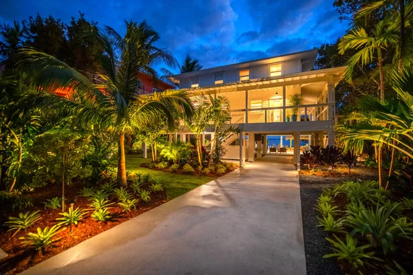 $2,735,000 | 77 Bay Drive, Key West, FL 33040