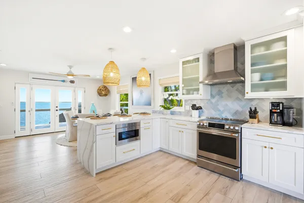 $2,735,000 | 77 Bay Drive, Key West, FL 33040