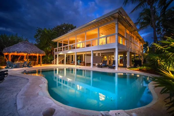 $2,735,000 | 77 Bay Drive, Key West, FL 33040