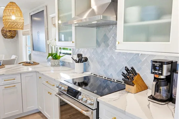 $2,735,000 | 77 Bay Drive, Key West, FL 33040