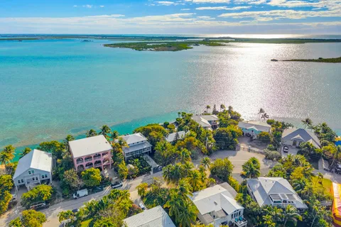 $2,875,000 | 77 Bay Drive, Key West, FL 33040