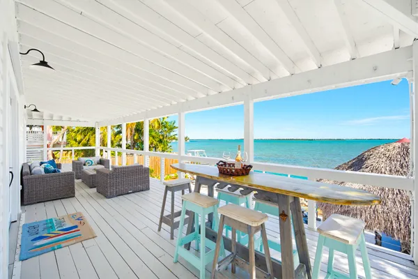 $2,735,000 | 77 Bay Drive, Key West, FL 33040