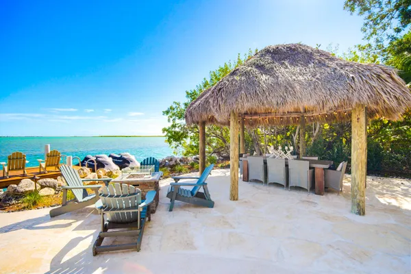 $2,735,000 | 77 Bay Drive, Key West, FL 33040