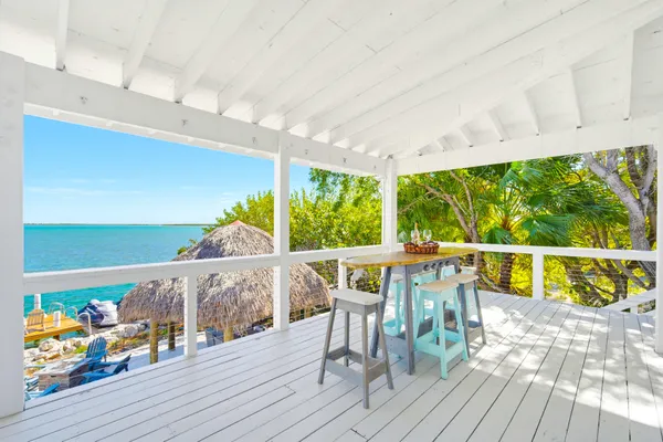 $2,735,000 | 77 Bay Drive, Key West, FL 33040