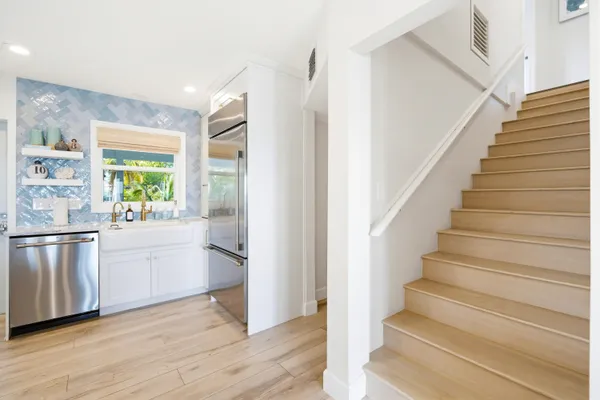 $2,735,000 | 77 Bay Drive, Key West, FL 33040