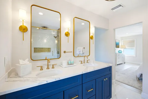 $2,735,000 | 77 Bay Drive, Key West, FL 33040