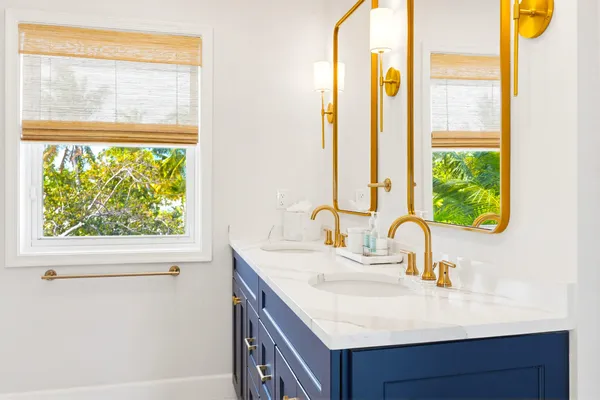 $2,735,000 | 77 Bay Drive, Key West, FL 33040