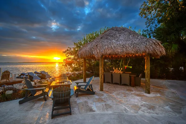 $2,735,000 | 77 Bay Drive, Key West, FL 33040