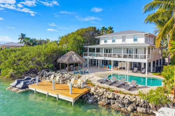 $2,735,000 | 77 Bay Drive, Key West, FL 33040