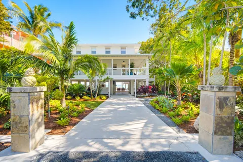 $2,875,000 | 77 Bay Drive, Key West, FL 33040