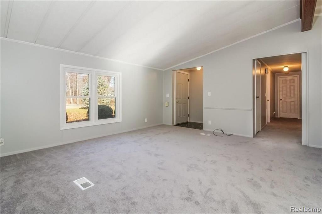 3452 Hazelton Avenue Rochester Hills, MI 48307 - Photo 3 of 23