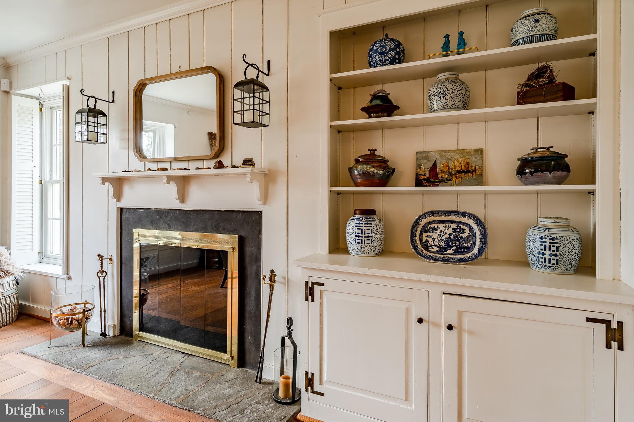 139 Grubb Road Paoli, PA 19301 - Photo 8 of 47 Built in bookcases