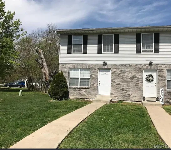 $1,200 | 228 Truman Court, Unit 228, Moscow Mills, MO 63362