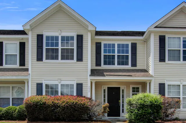 $1,895 | 2425 Scholar Lane, North Charleston, SC 29406