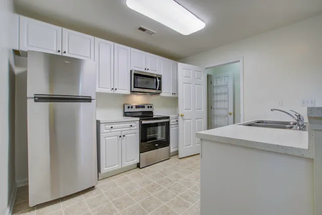 $1,895 | 2425 Scholar Lane, North Charleston, SC 29406