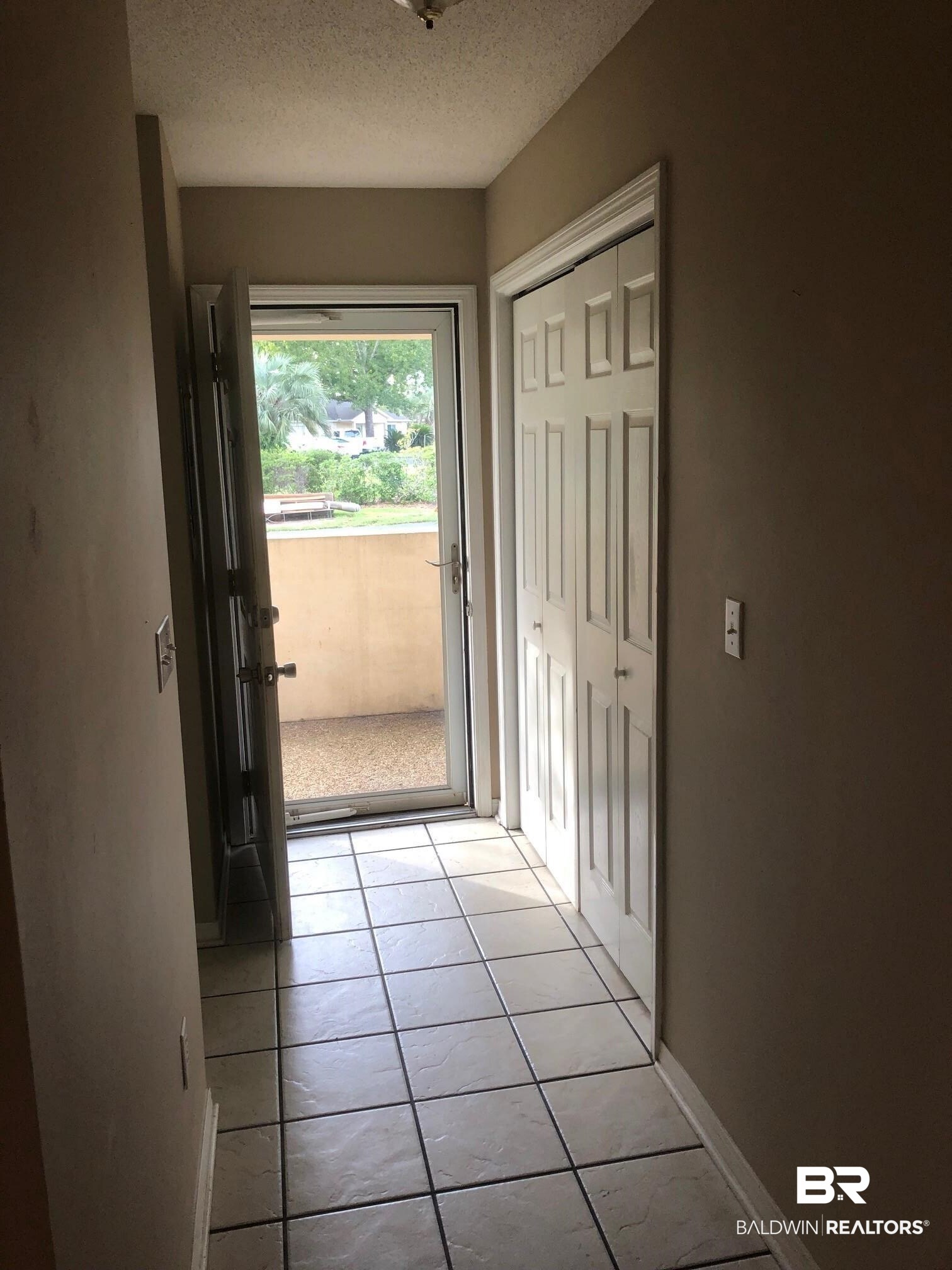 9394 Villas Drive, Unit 26B Foley, AL 36535 - Photo 2 of 14 Foyer