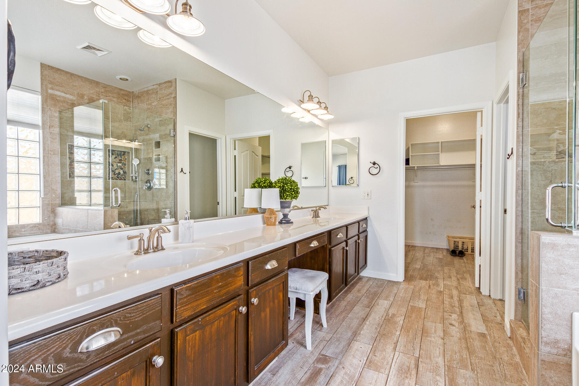 4311 East Del Rio Street Gilbert, AZ 85295 - Photo 23 of 42 Del Rio-main bath 1