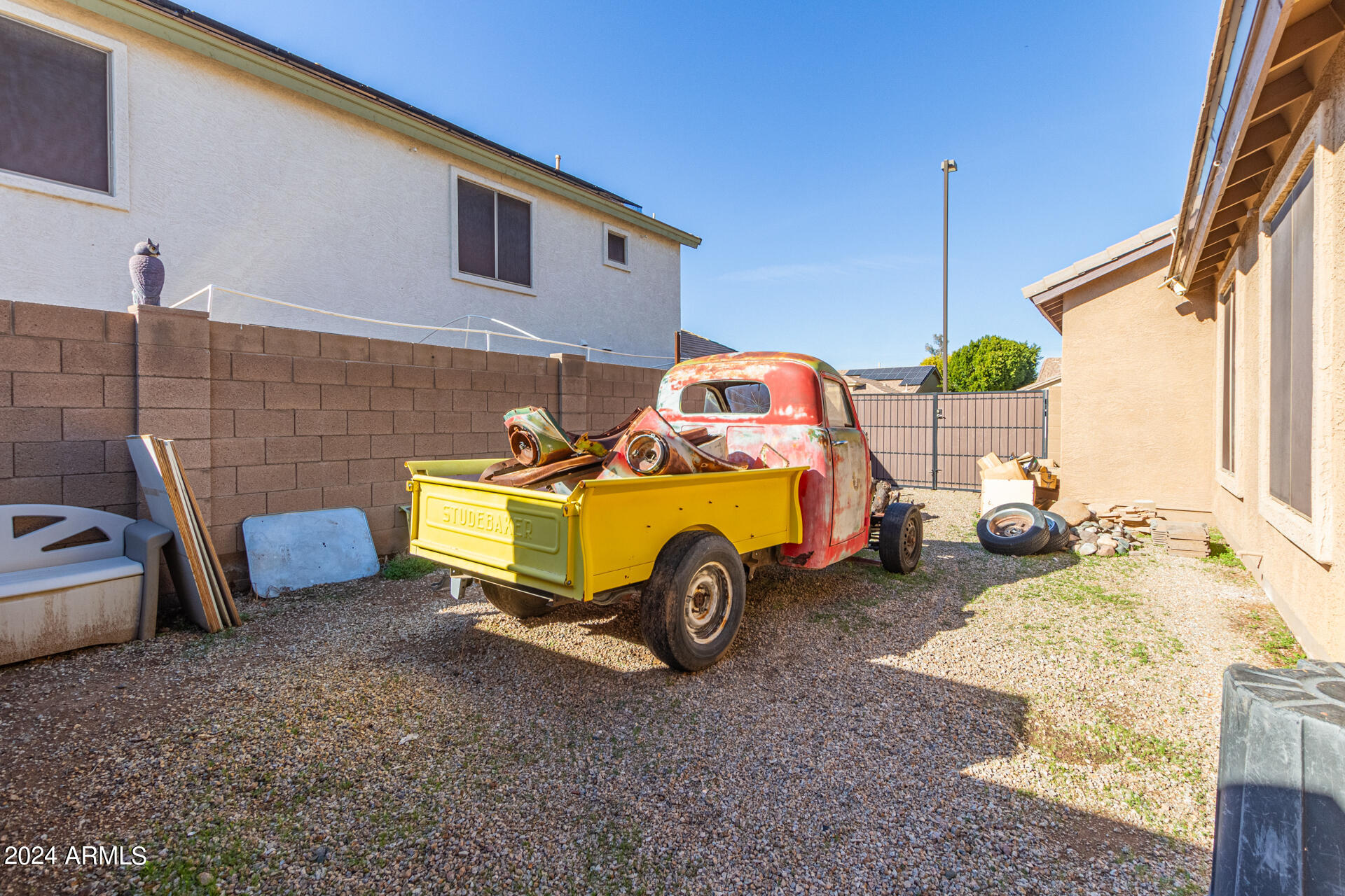4311 East Del Rio Street Gilbert, AZ 85295 - Photo 39 of 42 Del Rio-sideyard 1