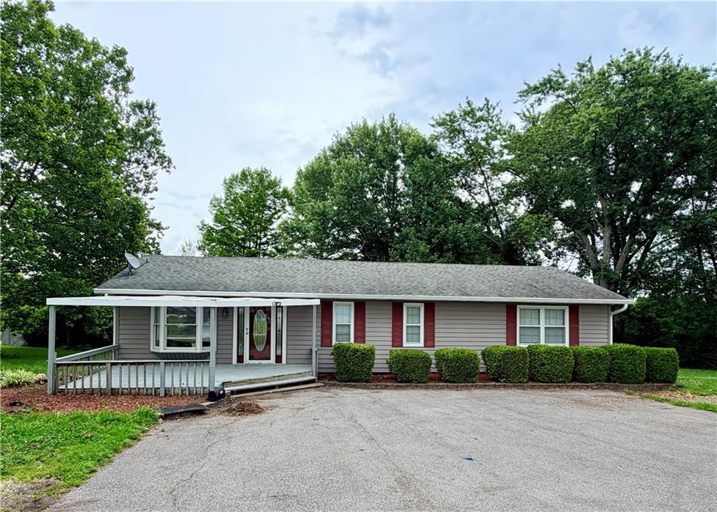 21405 South Harper Road Peculiar, MO 64078 - Photo 2 of 5