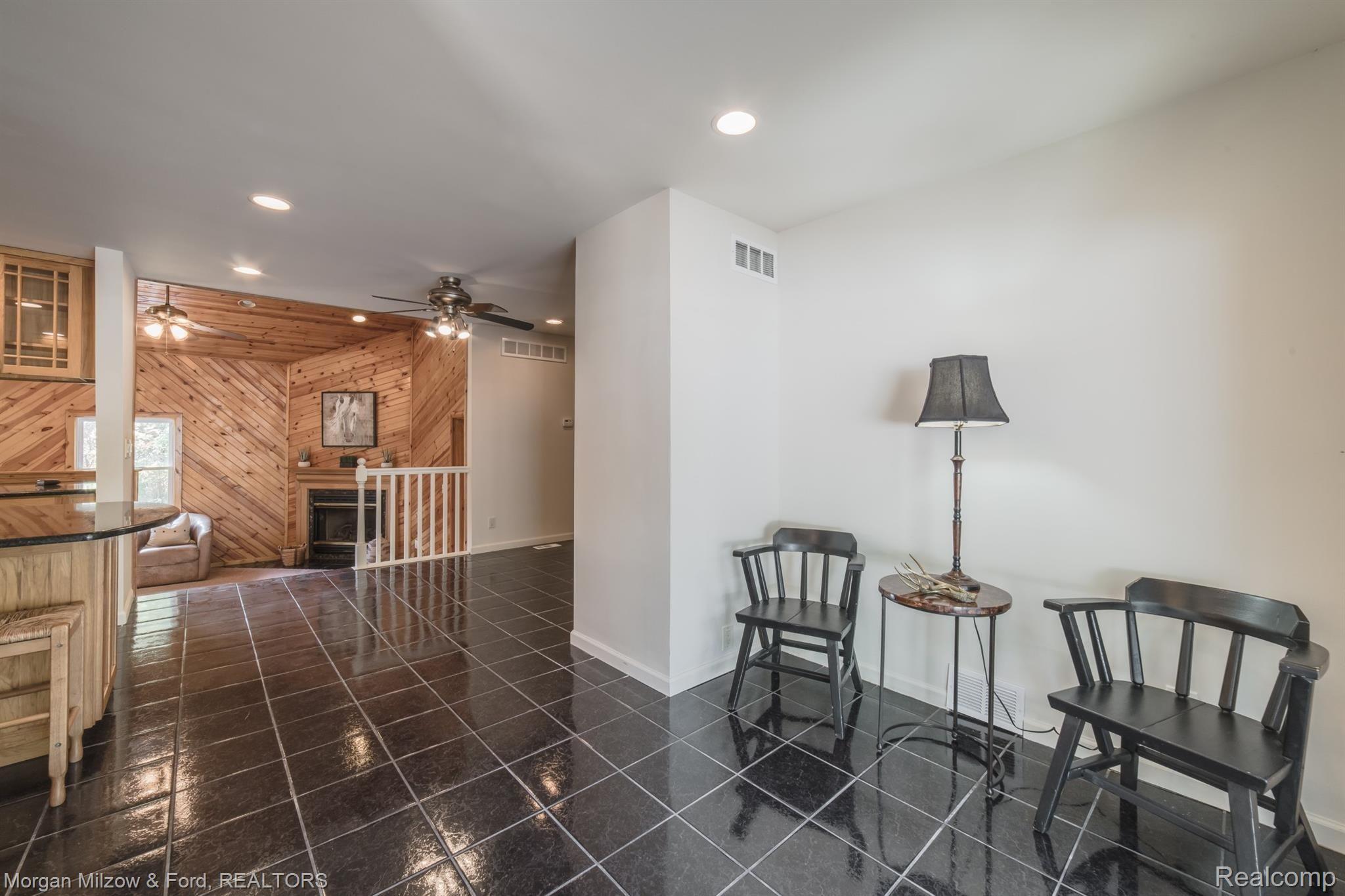 1893 White Lake Road Highland, MI 48356 - Photo 6 of 48 1893 White Lake Road (6).jpg