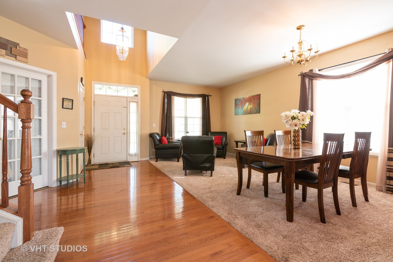 321 Monument Road Elgin, IL 60124 - Photo 2 of 14 Gallery Image 2