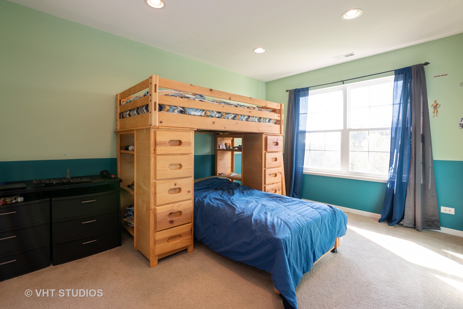 321 Monument Road Elgin, IL 60124 - Photo 11 of 14 Gallery Image 11