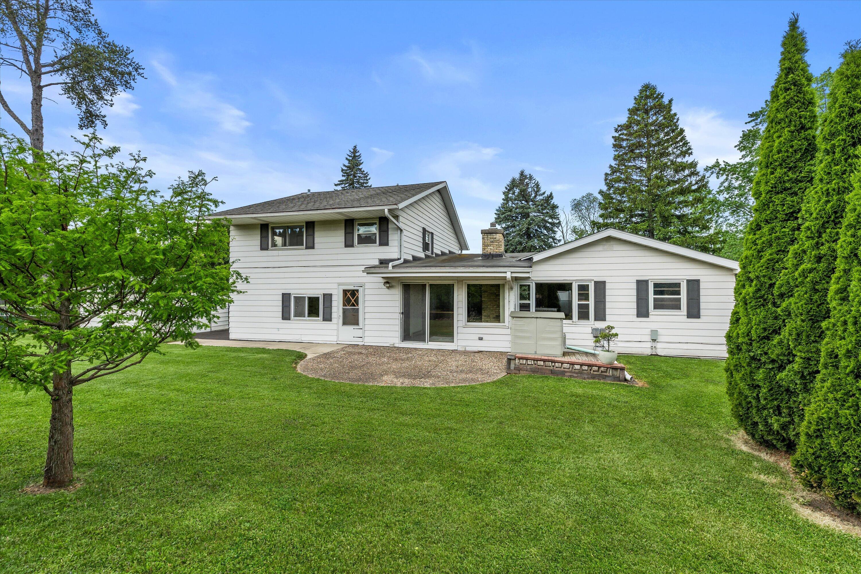 21190 Watertown Road Brookfield, WI 53045 - Photo 41 of 44 11-0G8A1663