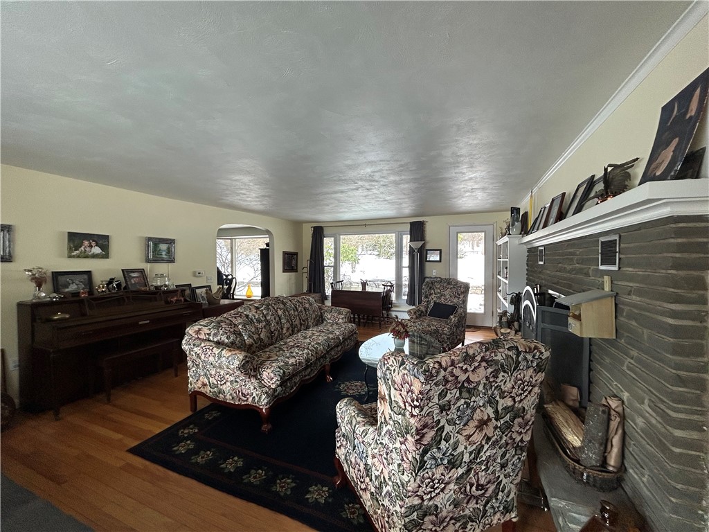 862 Fassett Road Elmira, NY 14905 - Photo 8 of 37 Living Room
