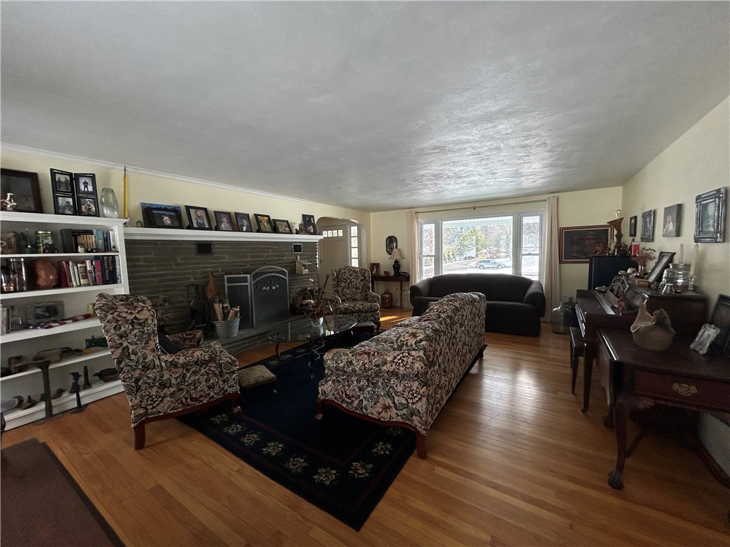 862 Fassett Road Elmira, NY 14905 - Photo 9 of 37 Living Room