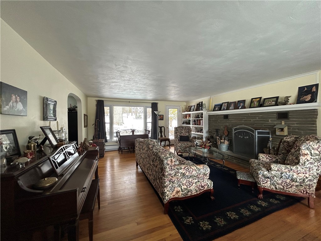 862 Fassett Road Elmira, NY 14905 - Photo 10 of 37 Living Room