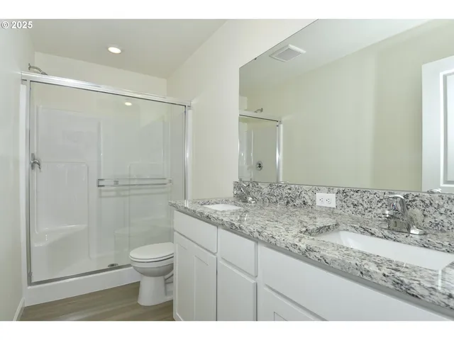 $484,900 | 3933 Southwest Duniway Lane, Gresham, OR 97080