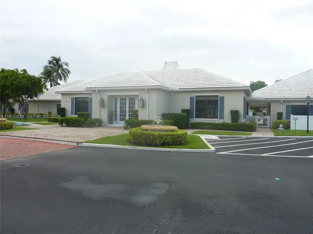 $1,650 | 180 Cypress Club Drive, Unit 834, Pompano Beach, FL 33060