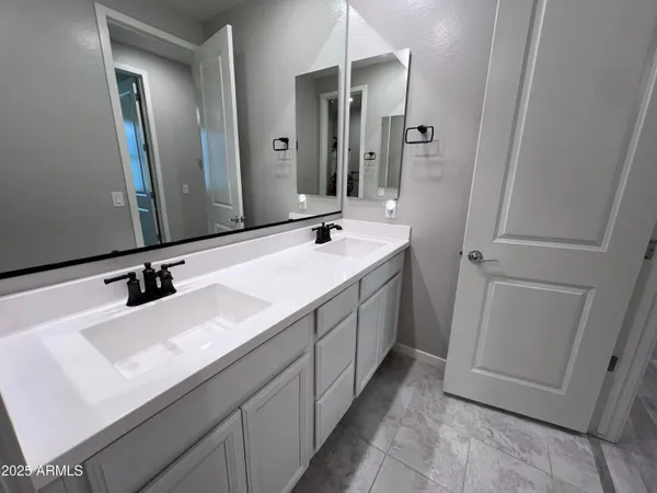 $2,550 | 9722 East Tungsten Drive, Mesa, AZ 85212