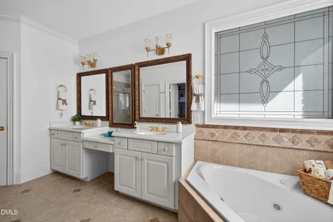 $1,250,000 | 4511 Greenbreeze Lane, Fuquay-Varina, NC 27526