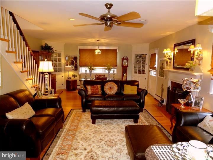 757 Oakview Road Ardmore, PA 19003 - Photo 4 of 21 Living Room