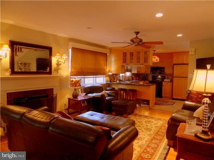 757 Oakview Road Ardmore, PA 19003 - Photo 7 of 21 Living Room