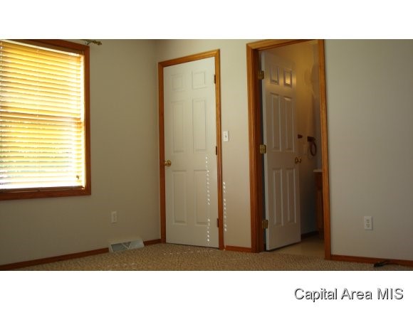 2701 Carl Prairie Drive Springfield, IL 62703 - Photo 6 of 9