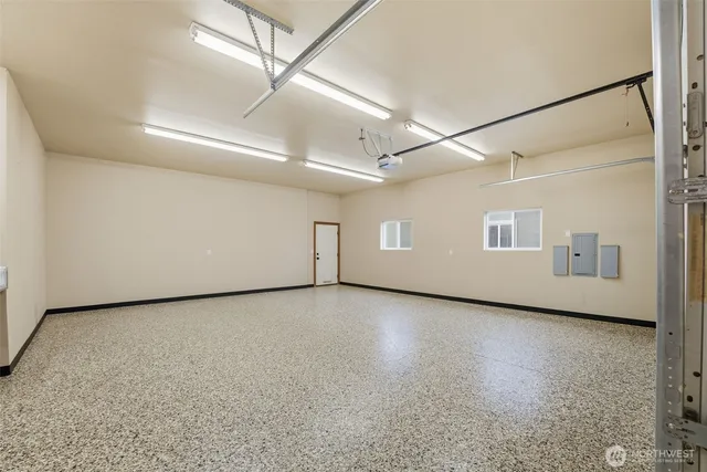 a view of a tennis court