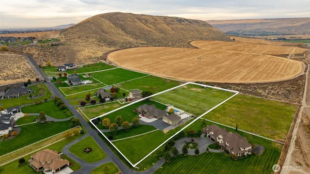 $2,100,000 | 72015 East Sundown Street Southeast, Kennewick, WA 99338