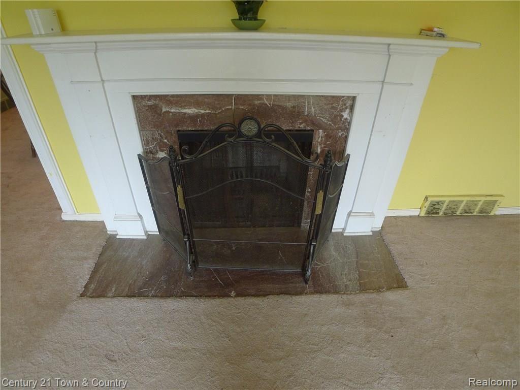 30004 West 10 Mile Road Farmington, MI 48336 - Photo 9 of 34