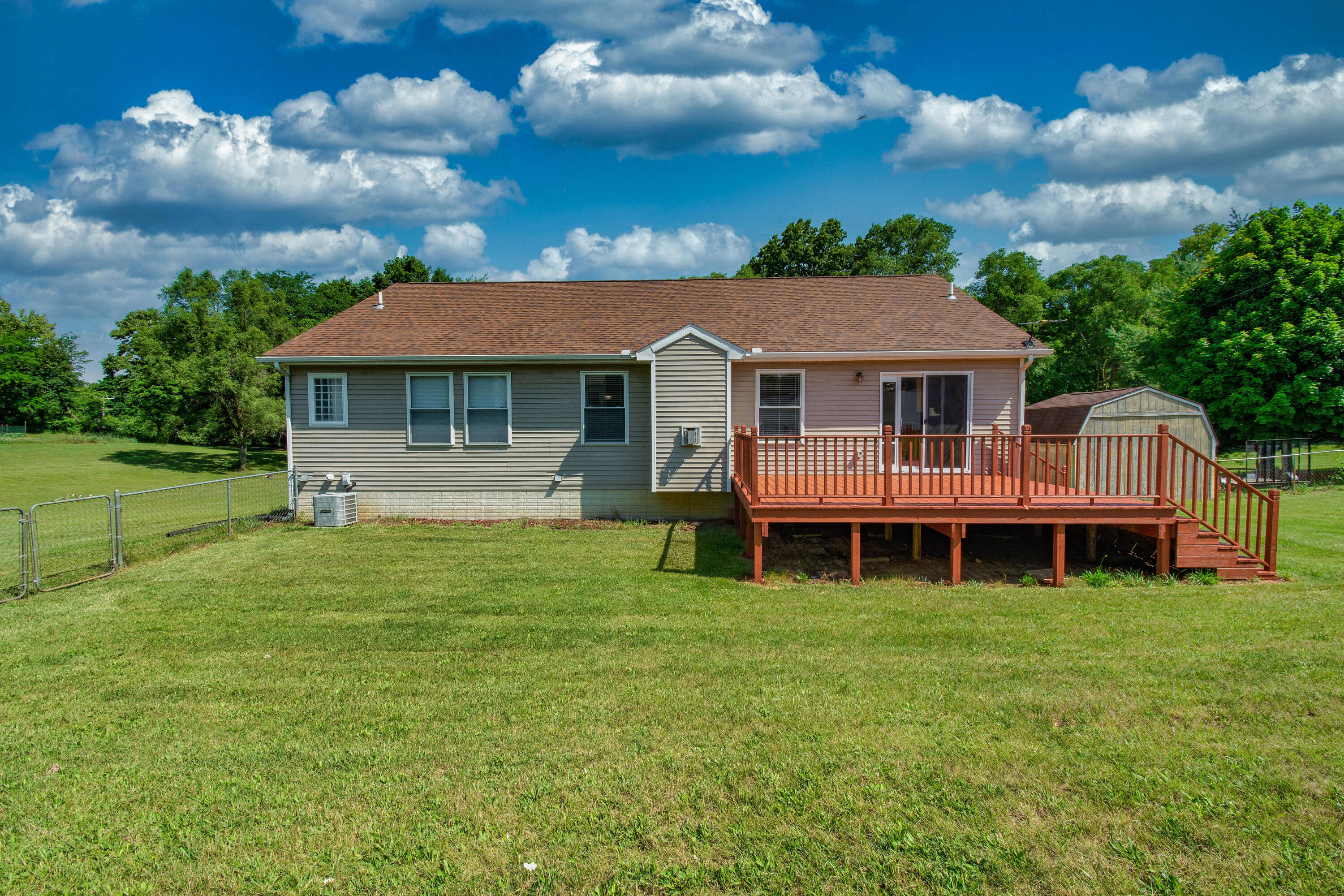 2423 Sutton Road Adrian, MI 49221 - Photo 4 of 36 4