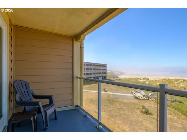 $307,900 | 88416 1st Avenue, Unit 322, Florence, OR 97439