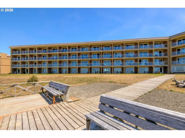 $307,900 | 88416 1st Avenue, Unit 322, Florence, OR 97439
