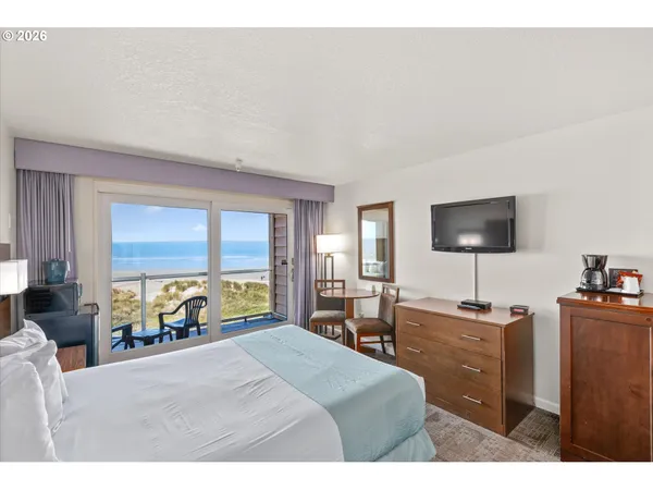 $307,900 | 88416 1st Avenue, Unit 322, Florence, OR 97439