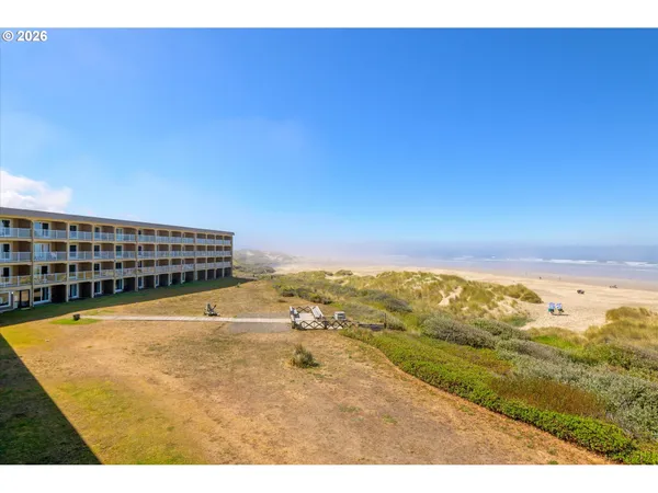 $307,900 | 88416 1st Avenue, Unit 322, Florence, OR 97439