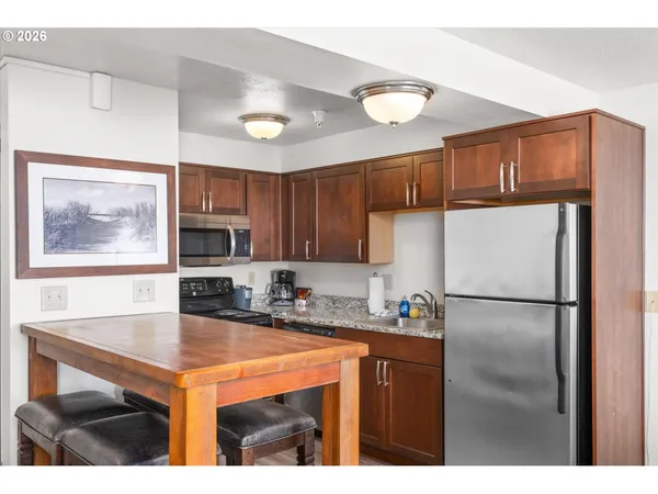 $307,900 | 88416 1st Avenue, Unit 322, Florence, OR 97439