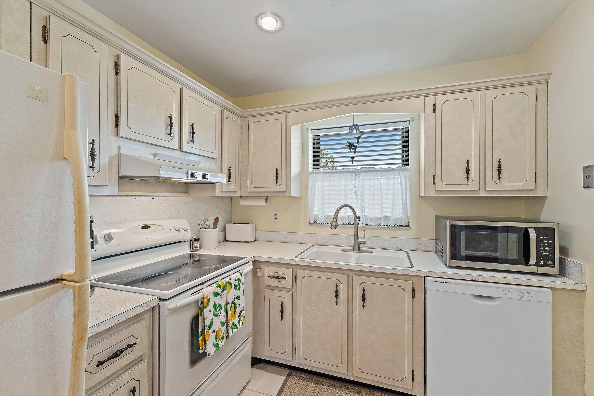 755 Saturn Street, Unit H 206 Jupiter, FL 33477 - Photo 21 of 60 007-755SaturnStreet-h206-Jupiter-FL-3347