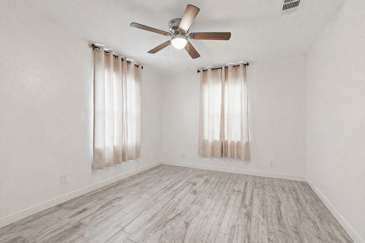 200 Monterrey Street, Unit A & B Elgin, TX 78621 - Photo 18 of 32 Bedroom - 200 Monterrey, Elgin, TX 78621