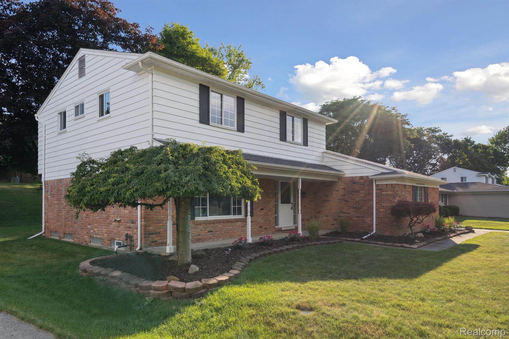 36669 Saxony Road Farmington, MI 48335 - Photo 39 of 40 Gallery Image 39